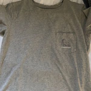 vineyard vines sailing logo